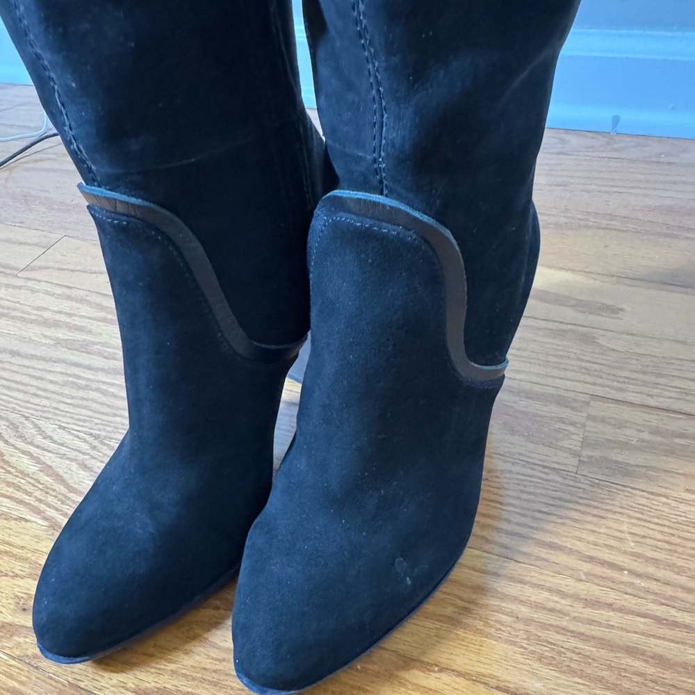 Elegant Black Knee-High Women's Boots - Picture 4 of 11
